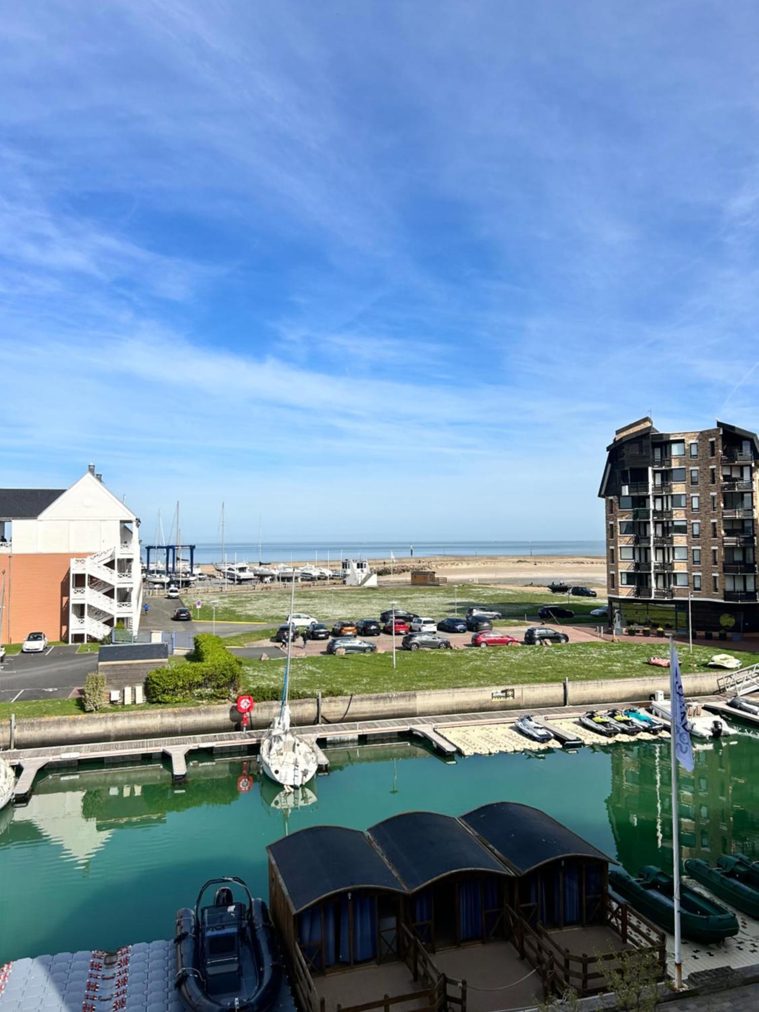 La Marina-Studio, Vue Mer Avec Balneo Deauville Exterior photo